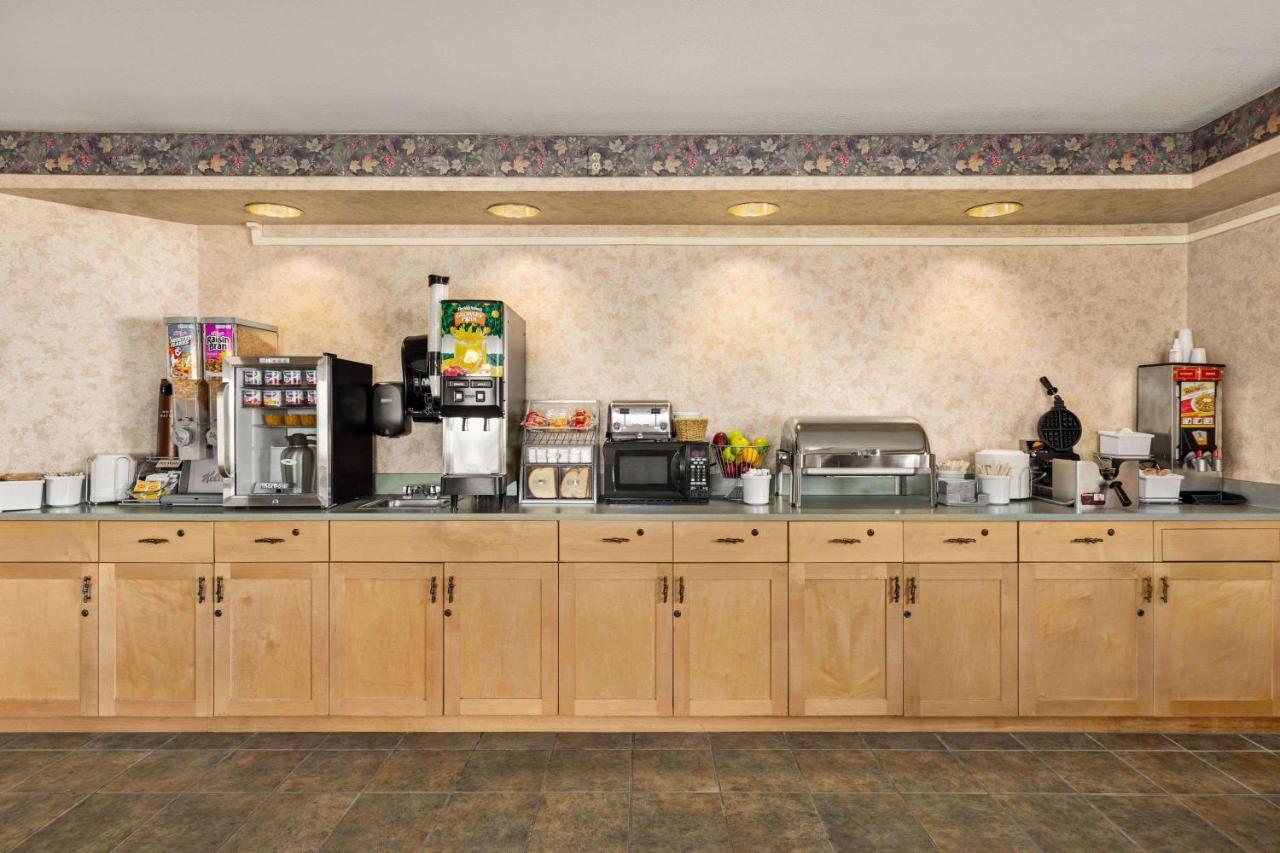 Super 8 By Wyndham Big Timber Motel Ngoại thất bức ảnh