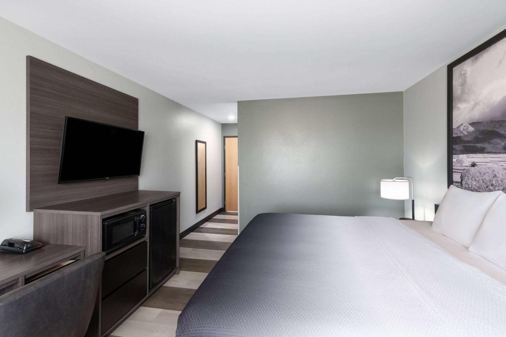 Super 8 By Wyndham Big Timber Motel Ngoại thất bức ảnh