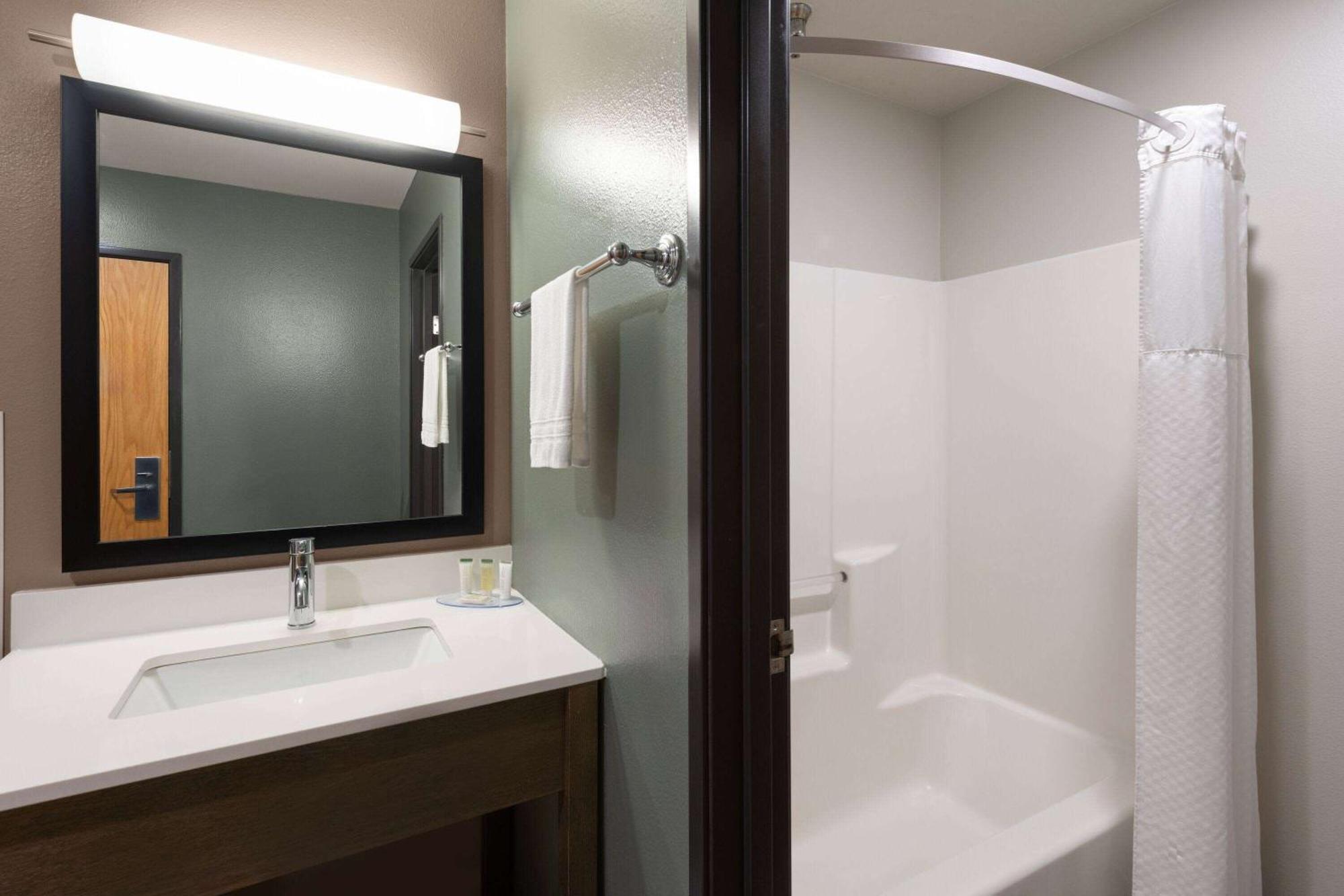 Super 8 By Wyndham Big Timber Motel Ngoại thất bức ảnh