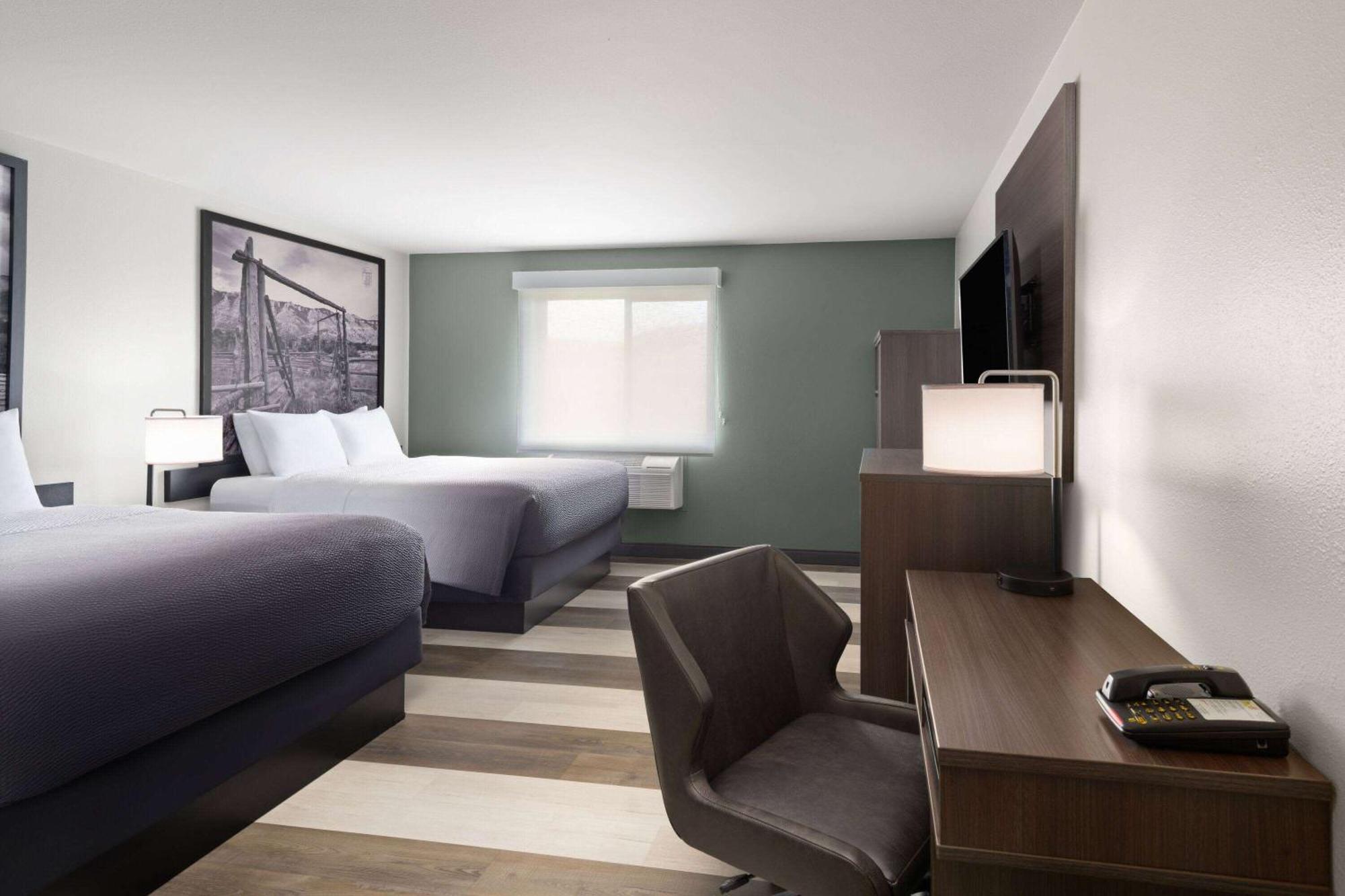 Super 8 By Wyndham Big Timber Motel Ngoại thất bức ảnh